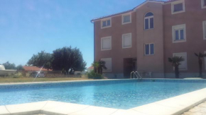 Отель Apartment Leonardo  Медулин